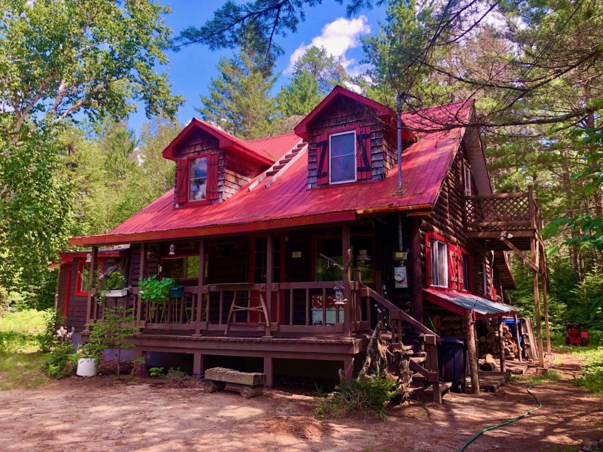 Chalet En Bois Rond Mauricie Saint-Alexis-des-Monts Exterior photo
