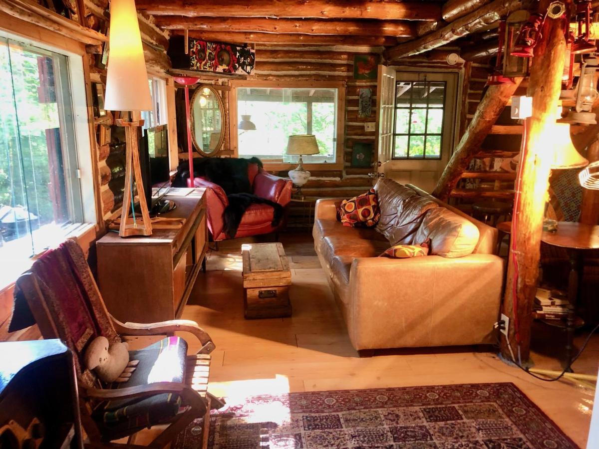 Chalet En Bois Rond Mauricie Saint-Alexis-des-Monts Exterior photo